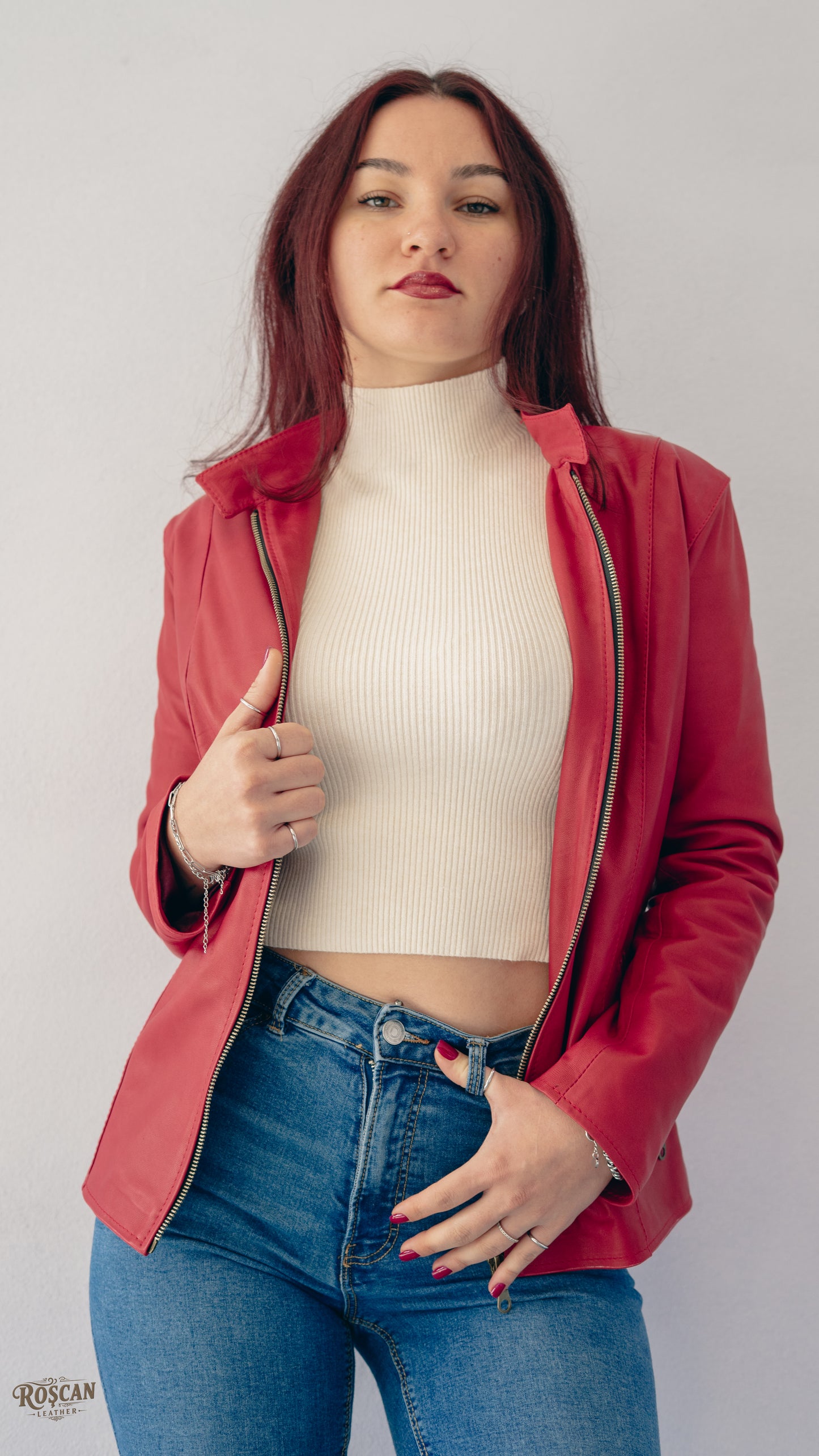 Giacca donna in pelle rossa con zip frontale
