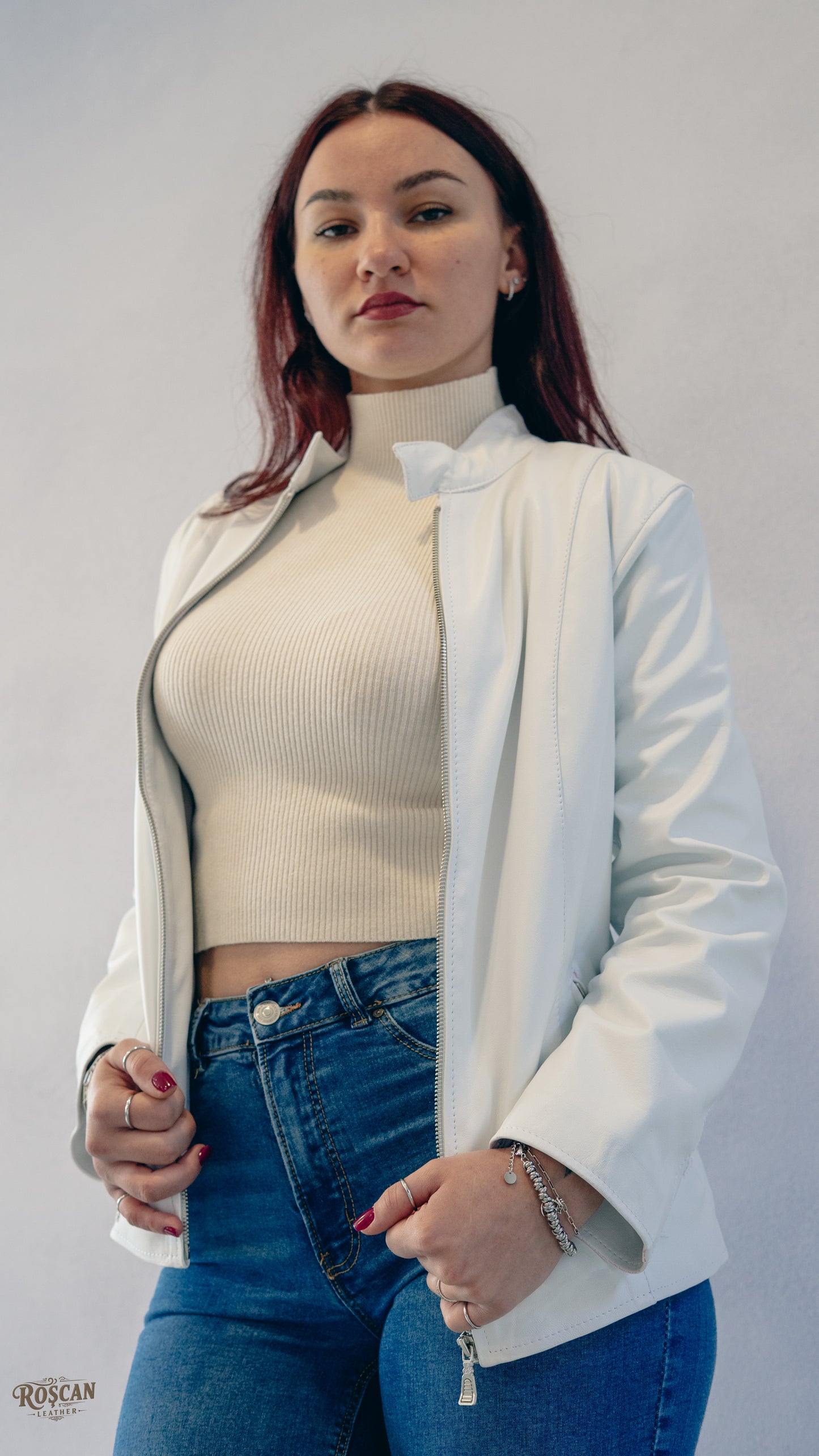 Giacca donna in pelle bianca con zip e collo alto