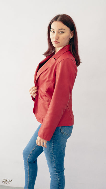 Giacca donna in pelle rossa con tasche frontali